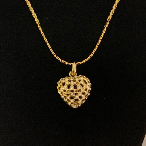 3-D - Sparkling Bling Rhinestone Heart Pendant - Gold Tone - Picture 6 of 9